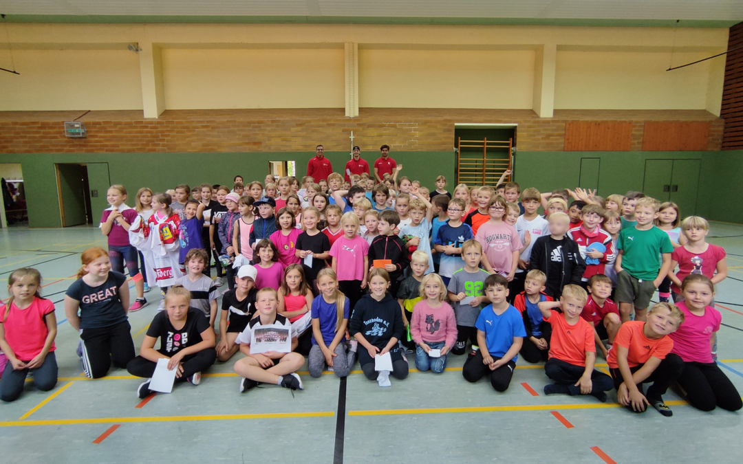 Eispiraten zu Gast an Grundschule “Thomas Müntzer” in Remse